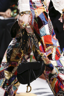 Details Christian Dior , Details Dior Fall 2018 Ready-to-Wear , Детали показа Кристиан Диор , Детали показа Диор осень зима 2018 , Fashion show , неделя моды в Париже , PFW , Мария Грация Кьюри , Mainstyles
